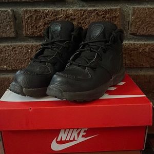 Nike Manoa LTR - Black